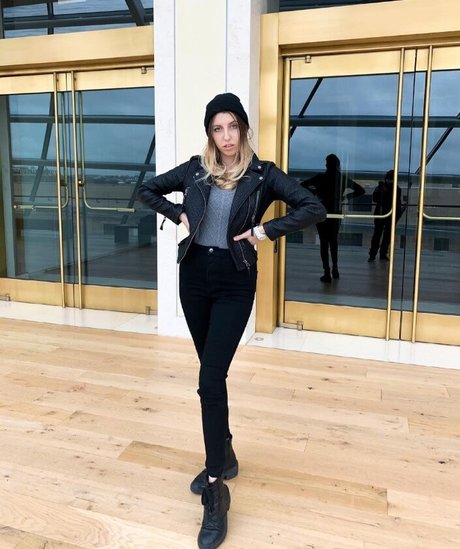 Abigail Cristea photo 9