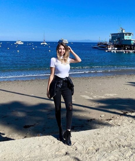 Abigail Cristea photo 27