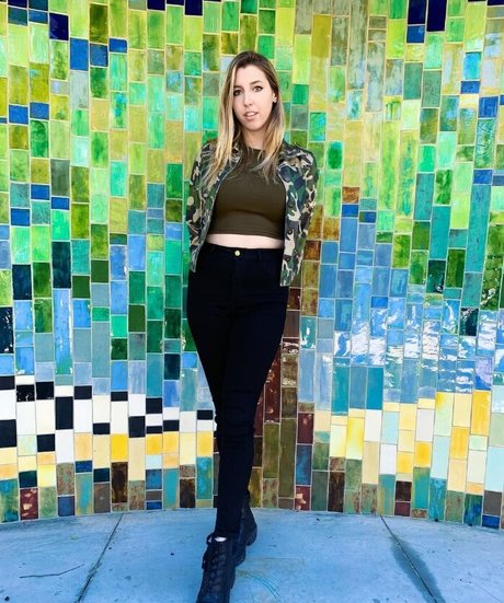 Abigail Cristea photo 32