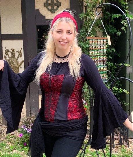 Abigail Cristea photo 39