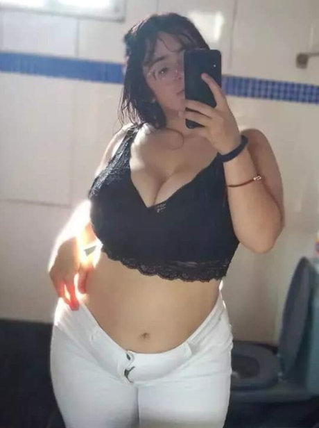 Abigail Ferreira photo 11