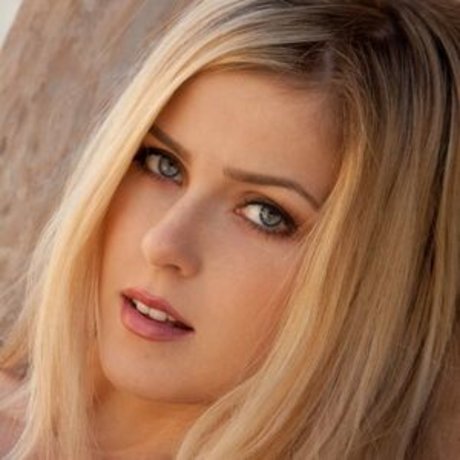 Abigaile Johnson photo 47