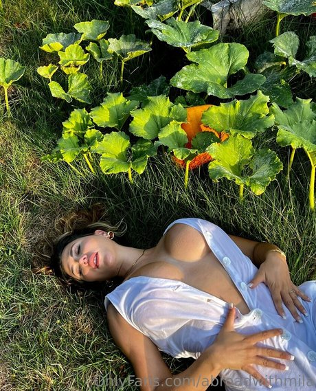 Abroadwithmila photo 9