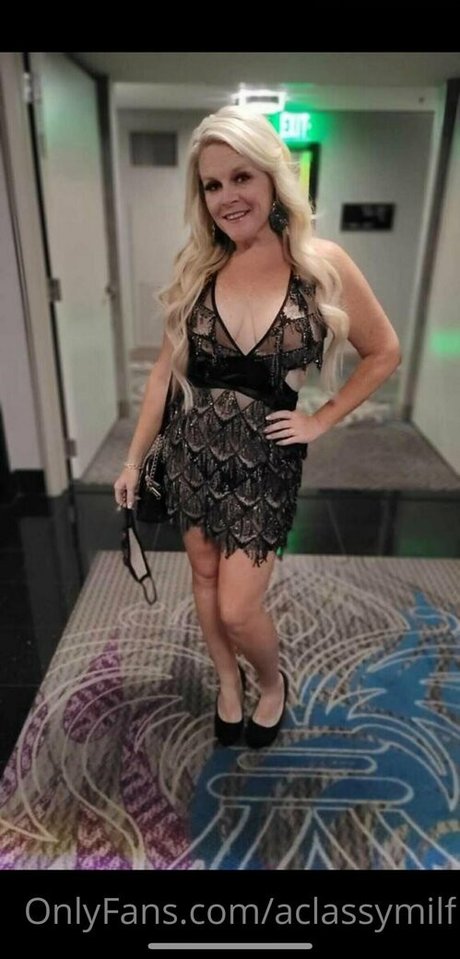 Aclassymilf photo 5