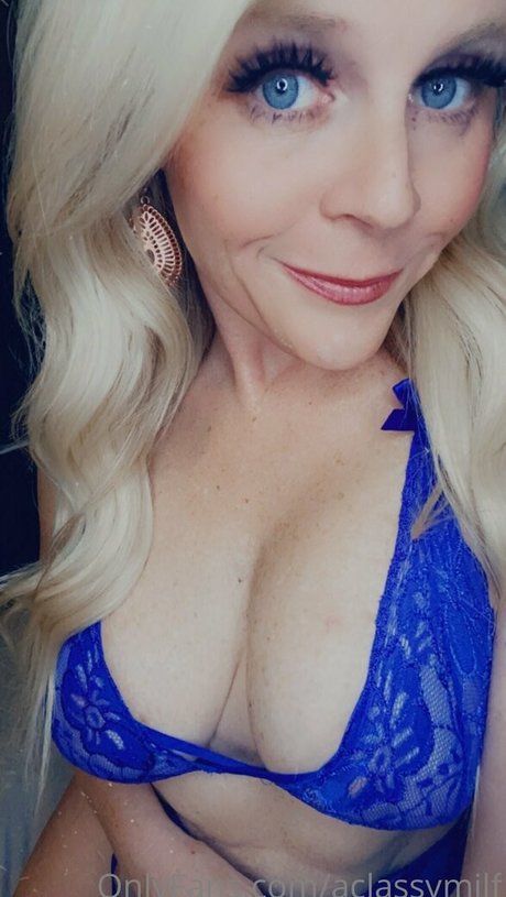 Aclassymilf photo 18