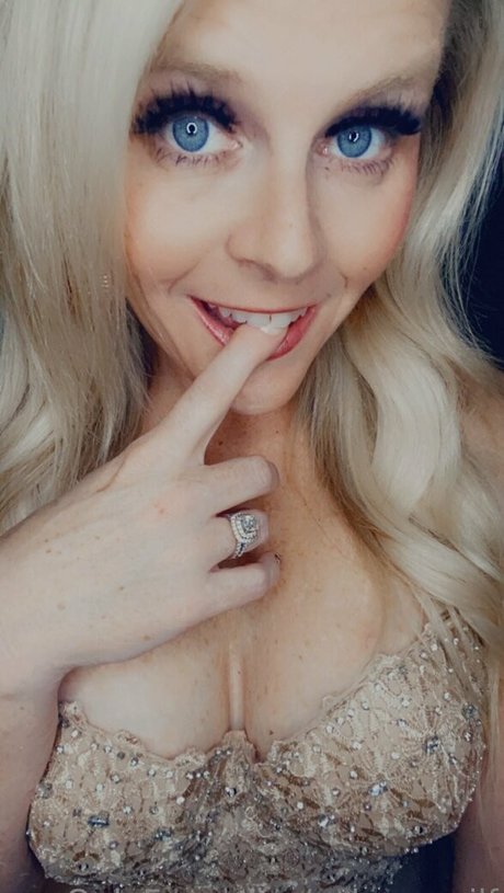 Aclassymilf photo 24