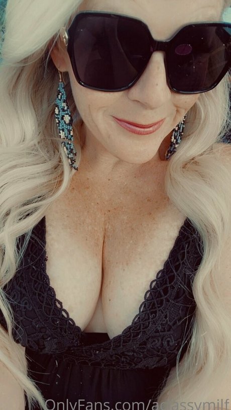 Aclassymilf photo 30