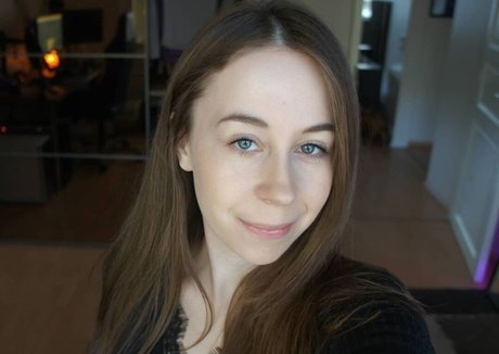 Actuallyalisa photo 4