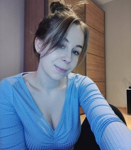 Actuallyalisa photo 12