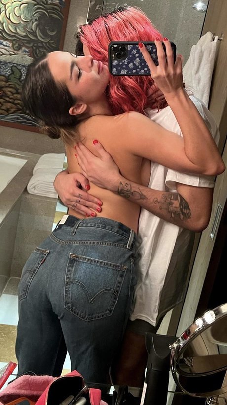 Addison Rae photo 7