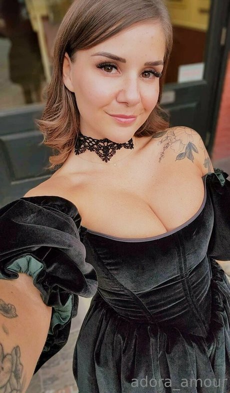 Adora_Amour photo 5