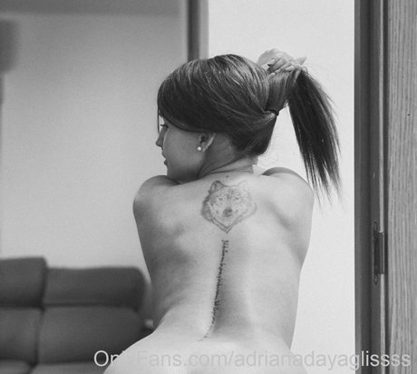 Adriana Miranda photo 6