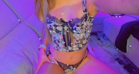 AdrianaSkye photo 38