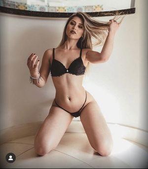 Adrielle Costa photo 25