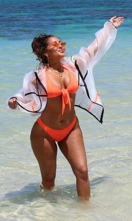 Adrienne Bailon photo 16