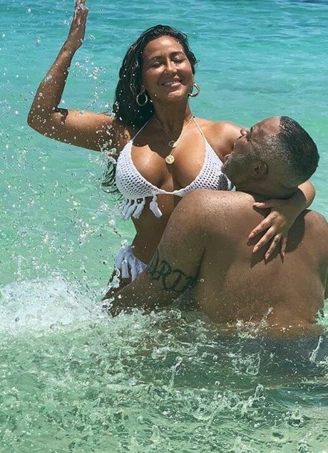 Adrienne Bailon photo 17