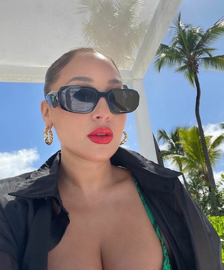 Adrienne Bailon photo 41
