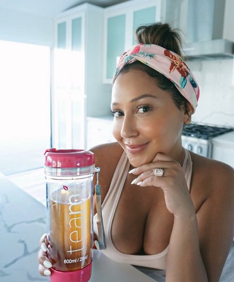 Adrienne Bailon photo 62