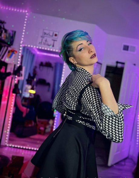 Adriennedriggs photo 2