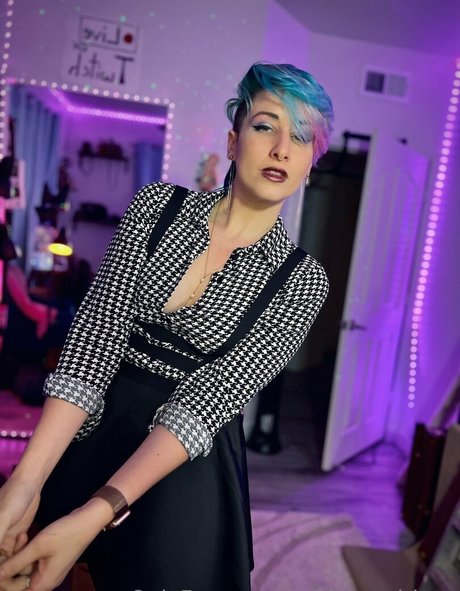 Adriennedriggs photo 3