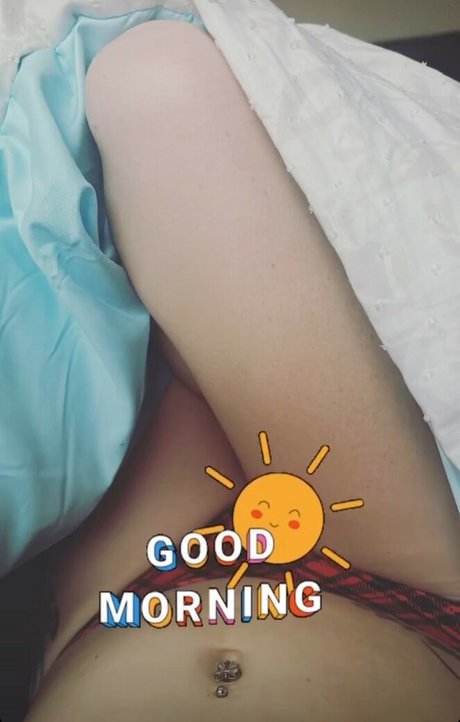 Adriennemariee photo 4