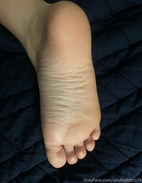 Adultaddicts6883 photo 4