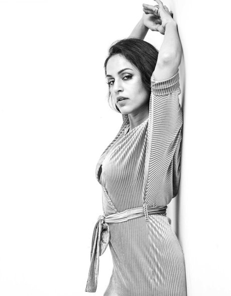 Agam Darshi photo 19