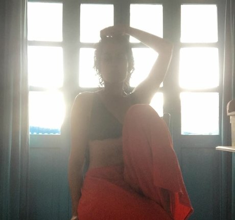 Agam Darshi photo 25