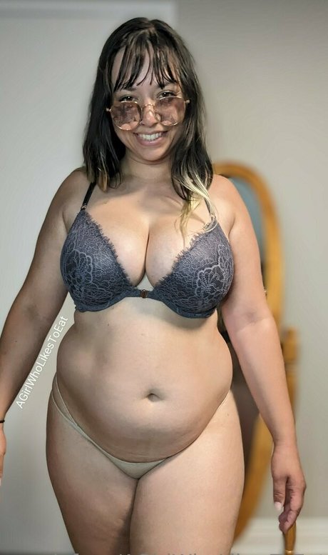 Agirlwholikestoeat photo 3