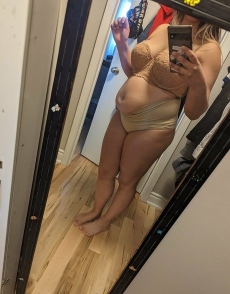 Agirlwholikestoeat photo 141
