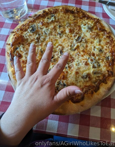 Agirlwholikestoeat photo 170