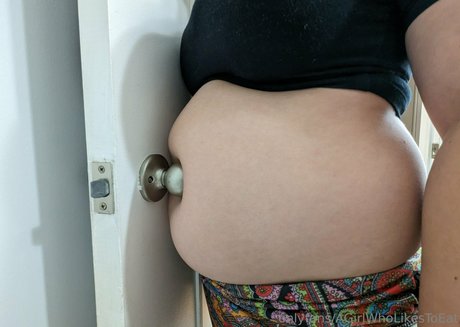 Agirlwholikestoeat photo 283