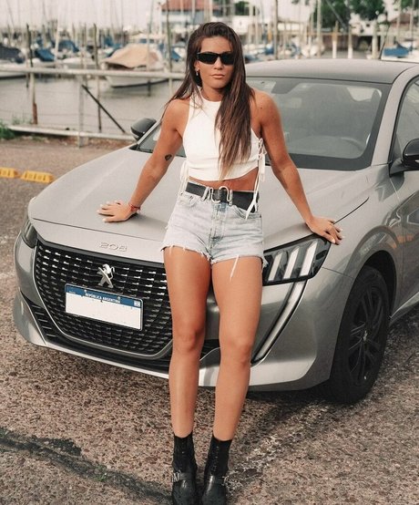 Agustina Albertario photo 27