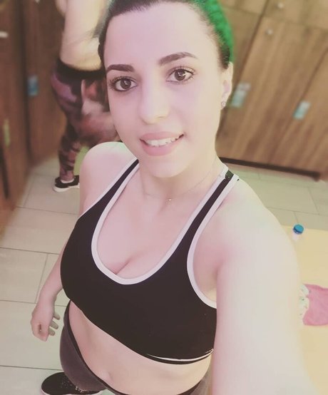 Ahlem Farhatti photo 6