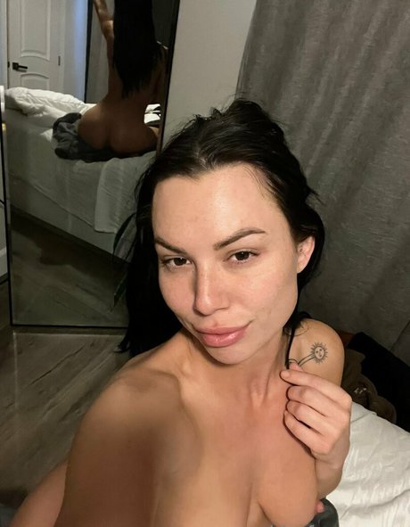 Aidra Fox photo 16