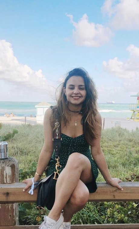Aimee Carrero photo 24
