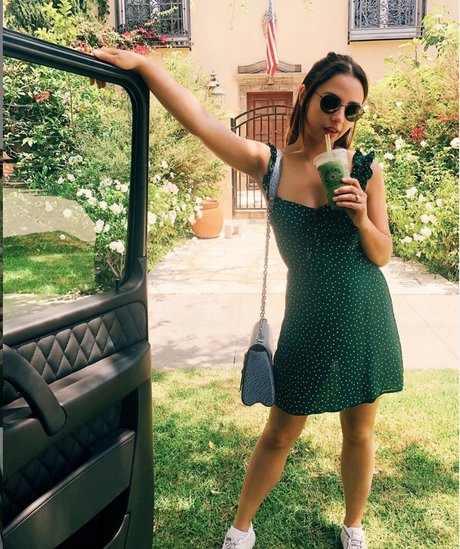 Aimee Carrero photo 27