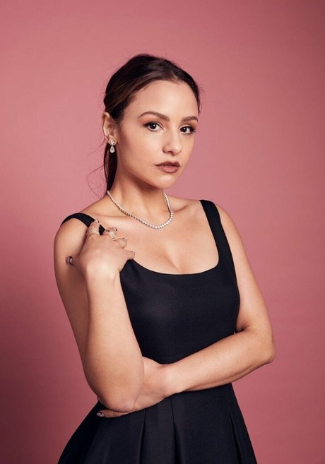 Aimee Carrero photo 44