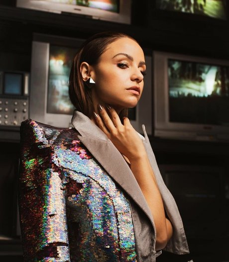 Aimee Carrero photo 53