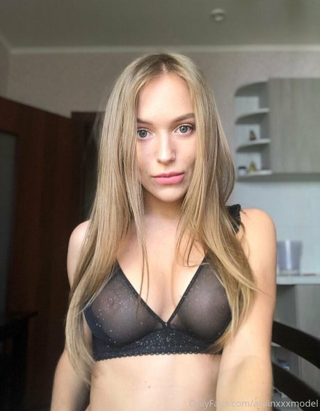 Aislinxxxmodel photo 7