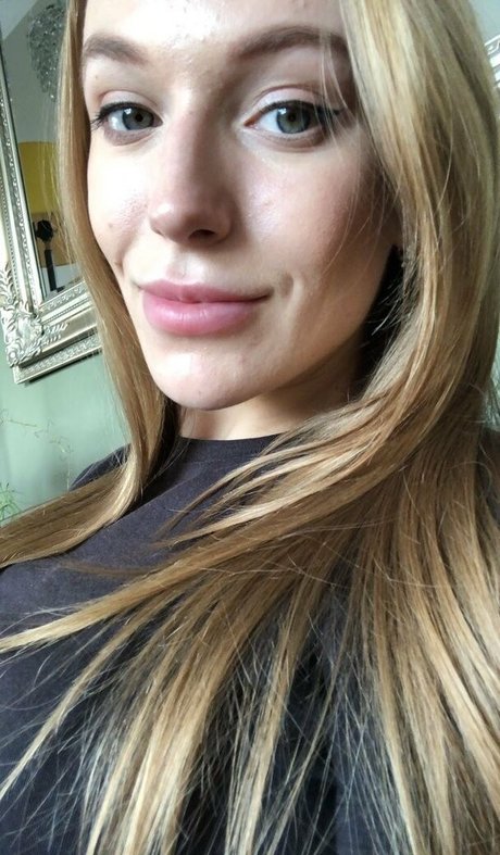 Aislinxxxmodel photo 79