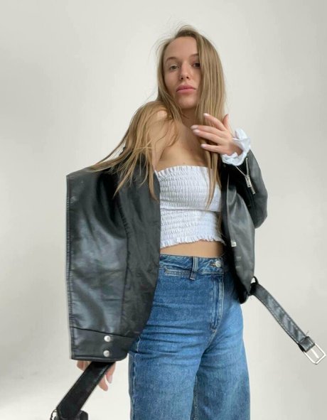 Aislinxxxmodel photo 88