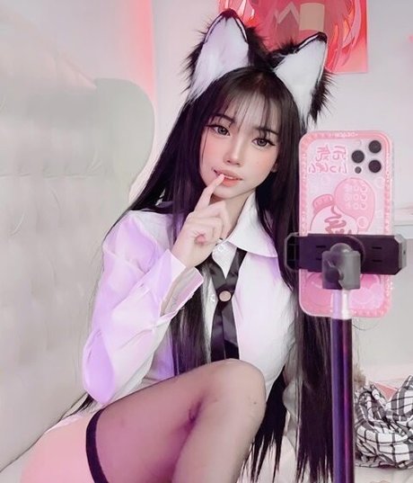 Akari photo 1