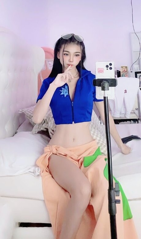 Akari photo 2