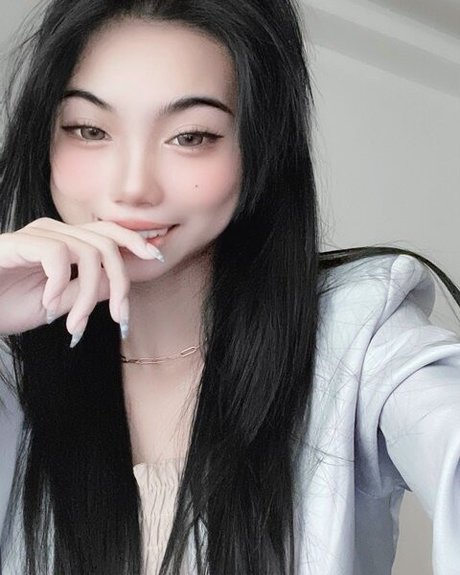 Akari photo 8