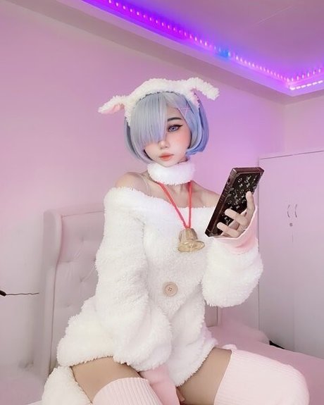 Akari photo 16