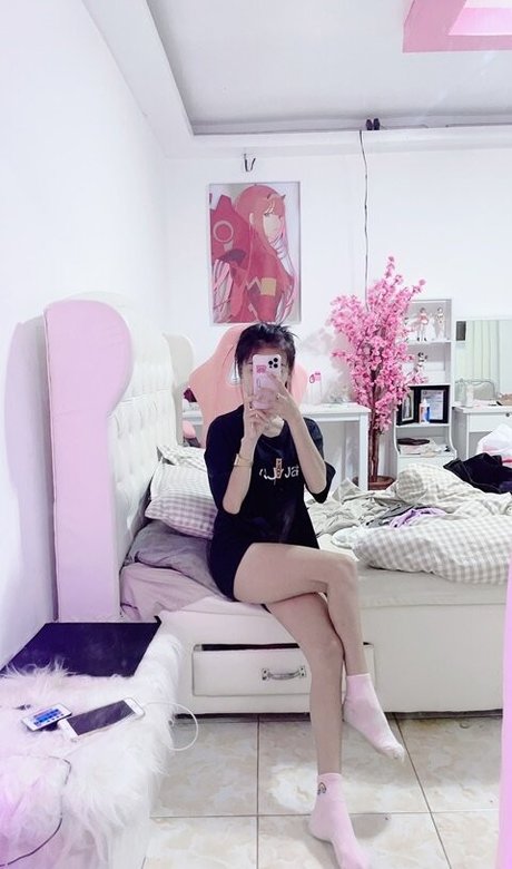 Akari photo 17