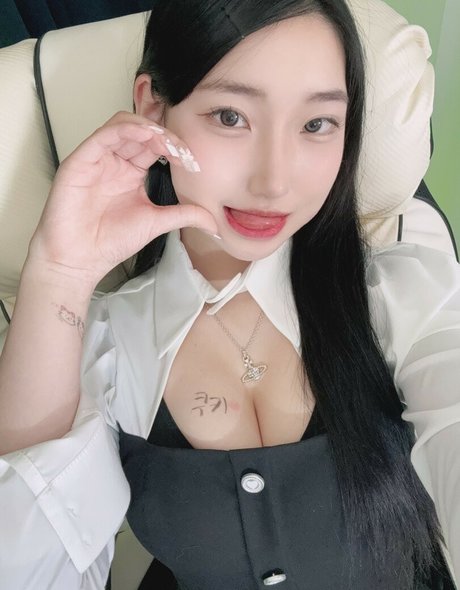 Akikxxo photo 13