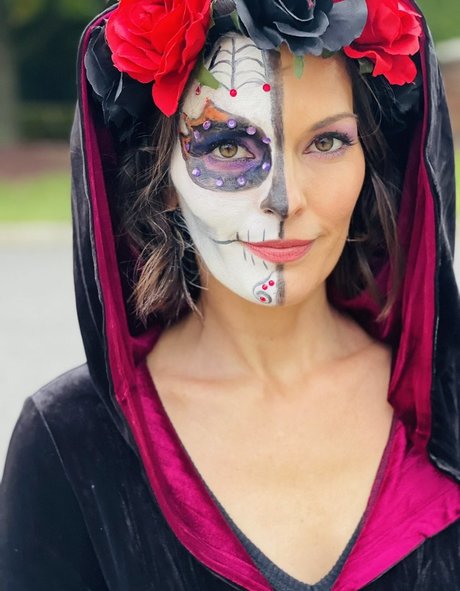 Alana De La Garza photo 1