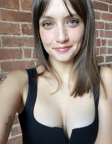 Alanah Mackie photo 47